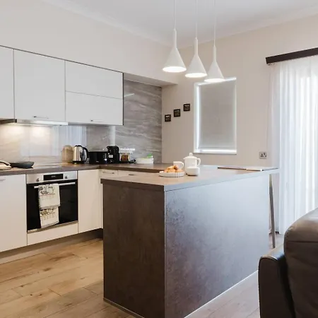 Forrest Hill Tranquil 3bed In By Homely! * Mellieha