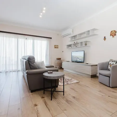 Forrest Hill Tranquil 3bed In By Homely! * Mellieha