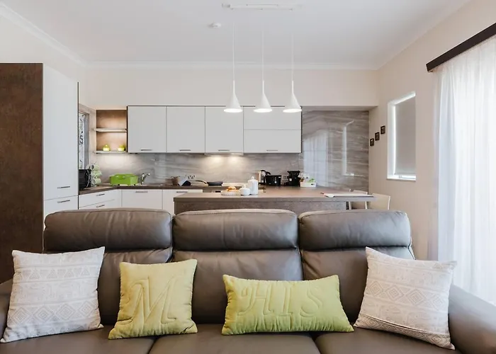 Forrest Hill Tranquil 3bed In By Homely! *