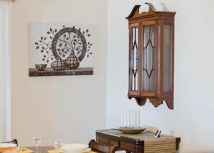 Apartment Forrest Hill Tranquil 3bed In By Homely!